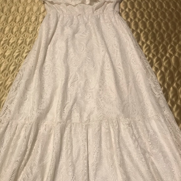 Beautiful lace sleeveless ivory maxi dress - Picture 3 of 6